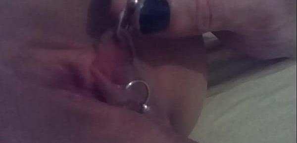  Colocando piercing
